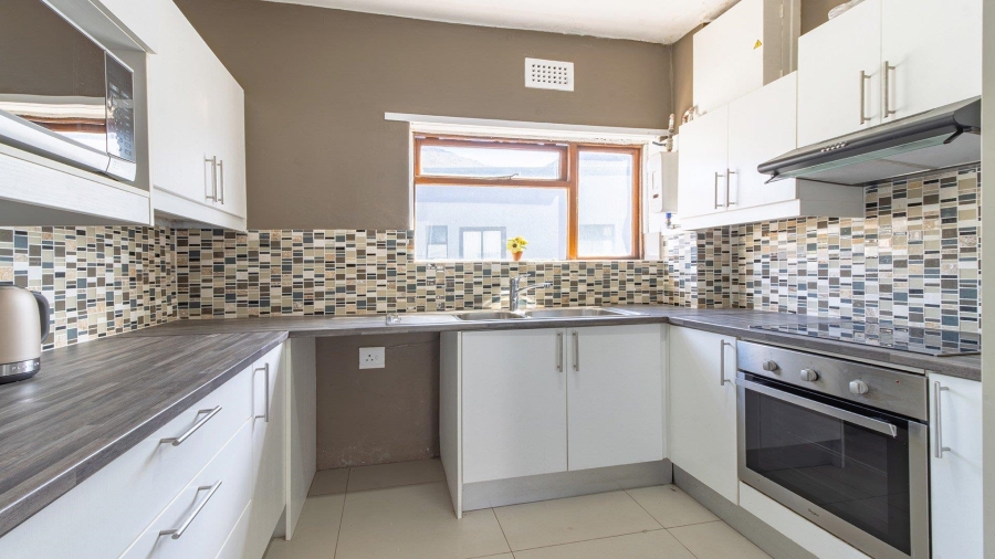 2 Bedroom Property for Sale in Muizenberg Western Cape